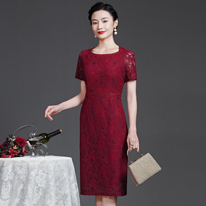 

Summer 2023 Wine Red Lace Dress with Seven-Sleeve for Elegant Young Mothers L
