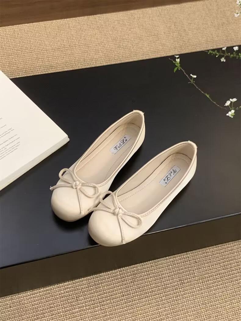 

Туфли на плоской подошве с одной педалью женские с круглым лицом 2025 бабушкины весенние балетки с мягкой подошвой одинарные новые атласные 40 абрикосовый