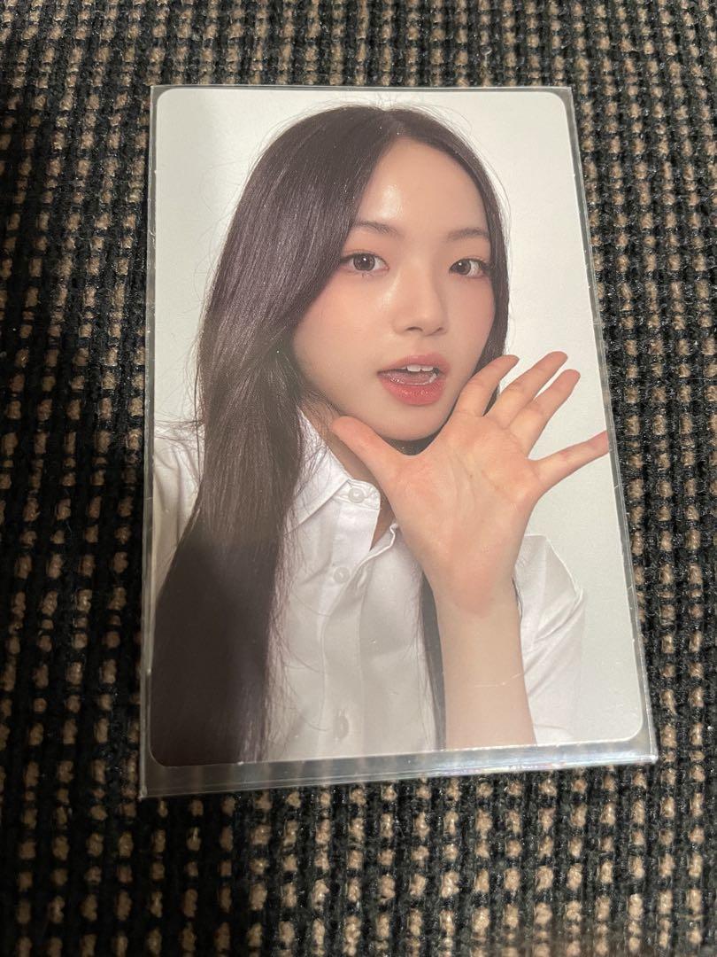 

[USED] Low circulation Chaewon trading card Unichike tripleS universe