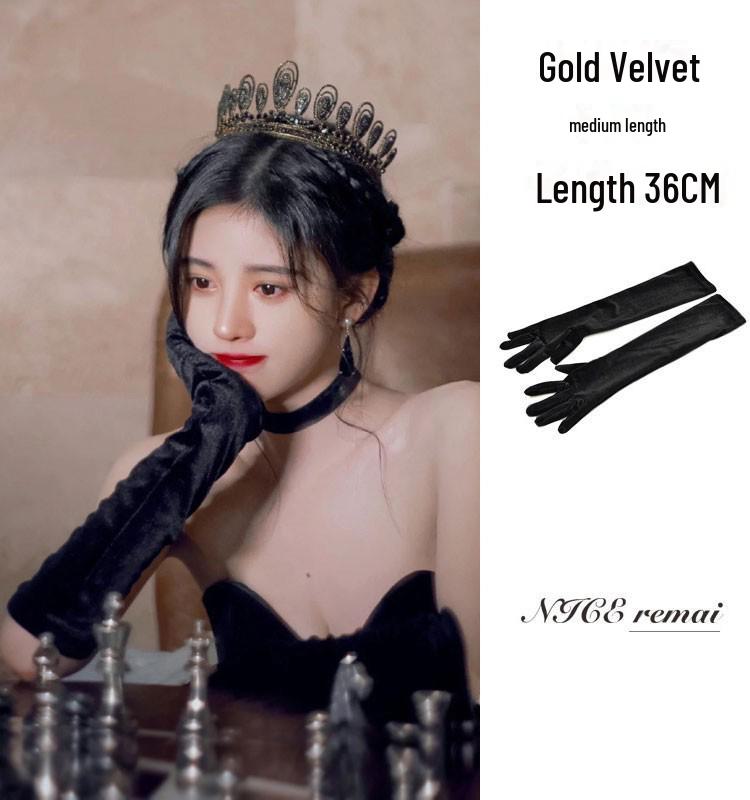 

Черные атласные длинные перчатки: Аксессуар для вечеринки в стиле Хепберн medium length velvet gloves 38cm; one size чёрный