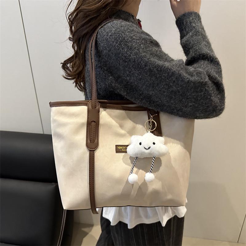 Street Style Tote Bag For Women With Special Material And Large Capacity For Daily Use