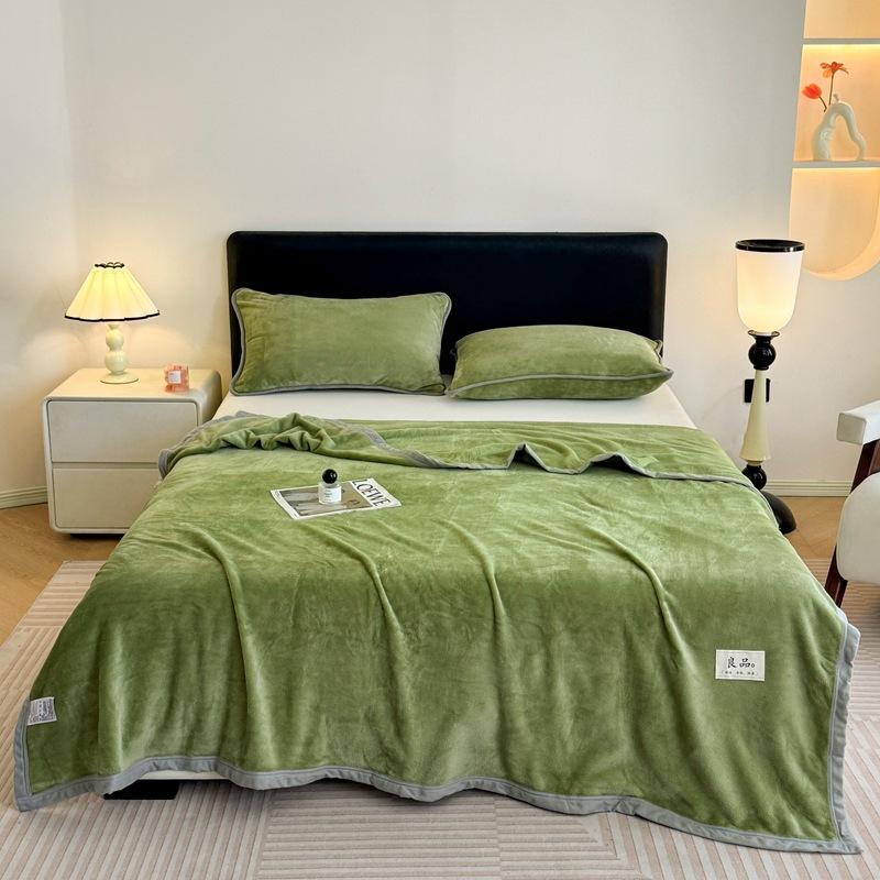 New Solid Color Flannel Blanket Blanket Casual Nap Office Comfortable and Warm Solid Color Milk Blanket