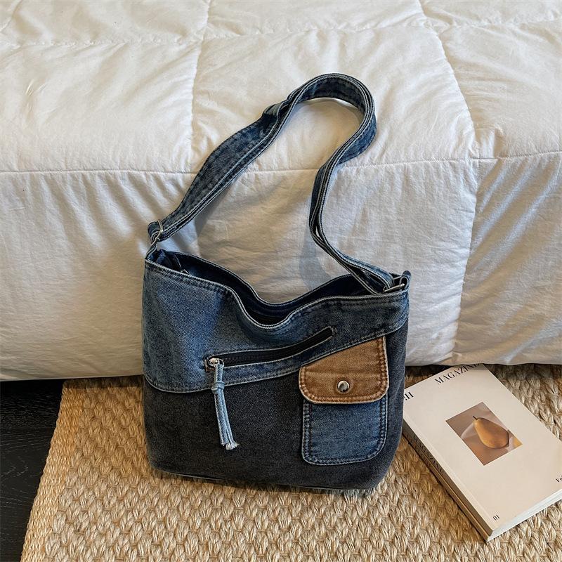 New Fashi Denim Shoulder Bag Casual Patchwork Crossbody Bag Large Capacity Trendy Fashiable and Versatile Commuting Bag