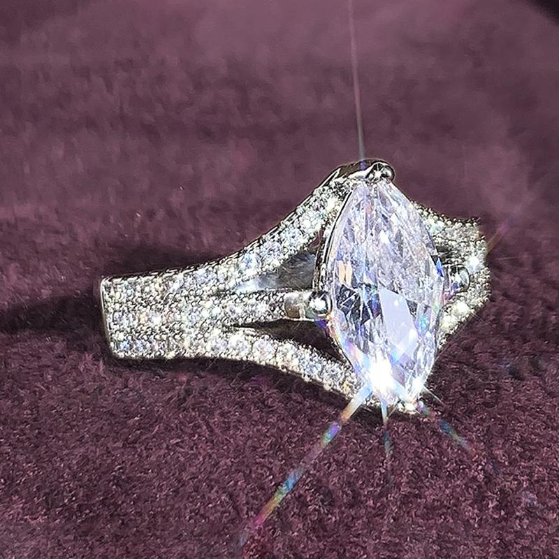 Huitan Trendy Luxury Marquise Cut Ring Female Bright Zirconia Finger Accessories for Engagement Bridal Wedding Band