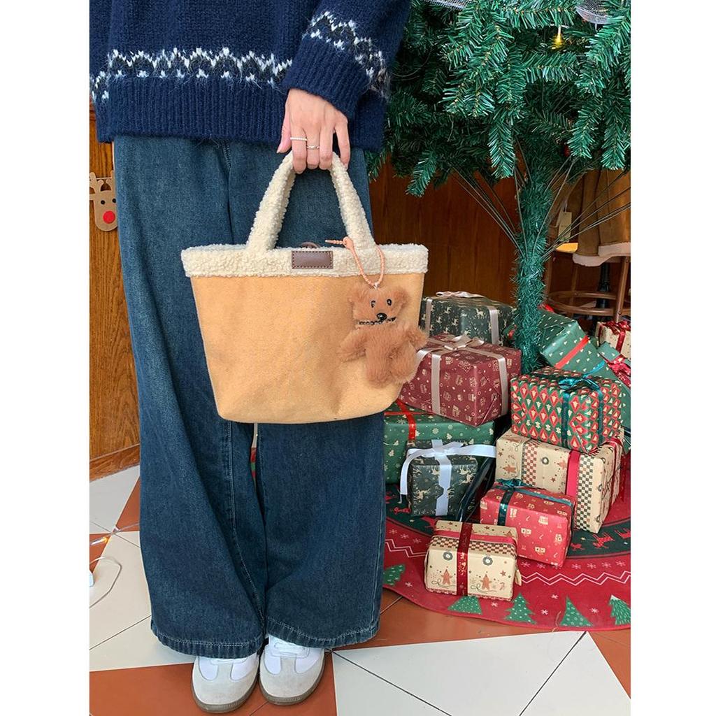 Wełniana torba typu tote z wełny jagnięcej Damska torebka Ciepła zimowa torba Damska dużej pojemności Torba podróżna Japoński styl Kreskówkowy dodatek Torby ręczne