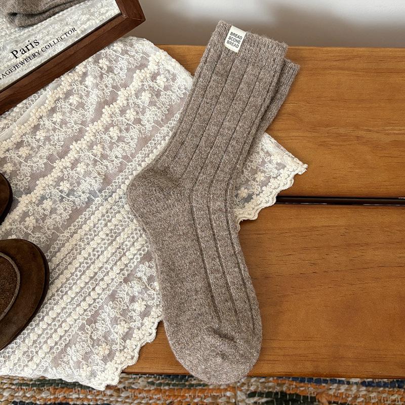 Woolen Socks for Women In Autumn and Winter Maillard Vertical Mid-calf Socks with Fabric Labels for Warmth Long Pile Socks
