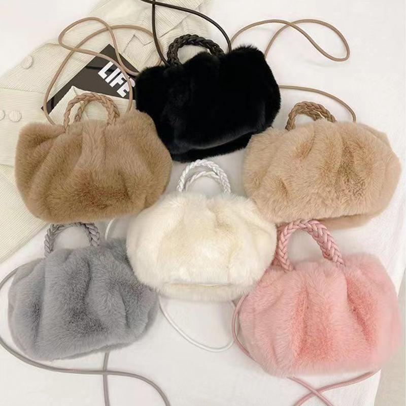 Autumn and Winter Plush Shoulder Crossbody Bag Women's Fashi Pleated Warm Faux Fur Hobos Bag Sweet Small Handbag