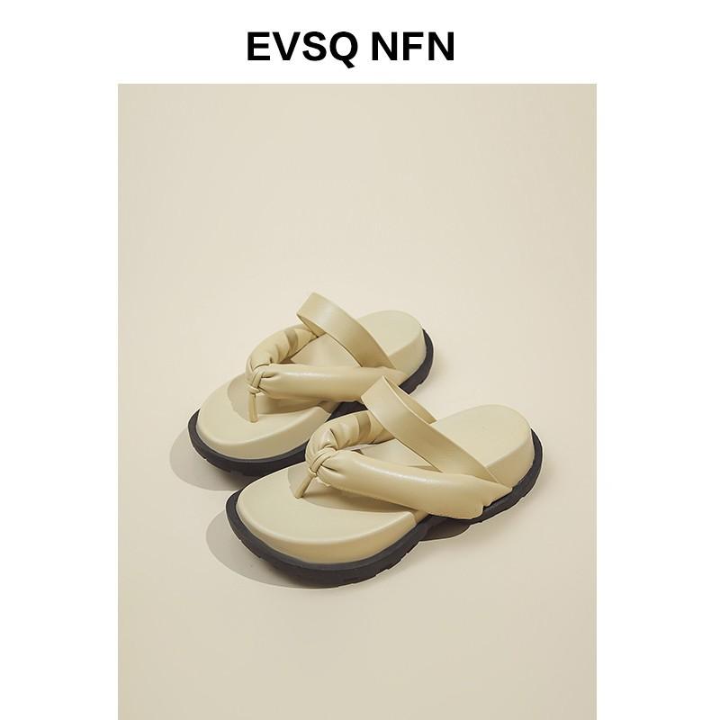 Black Fashionable Going Out Slippers Women's 2025 Spring and Summer New Thick-bottomed Retro Temperament Simple Niche Flip-flops