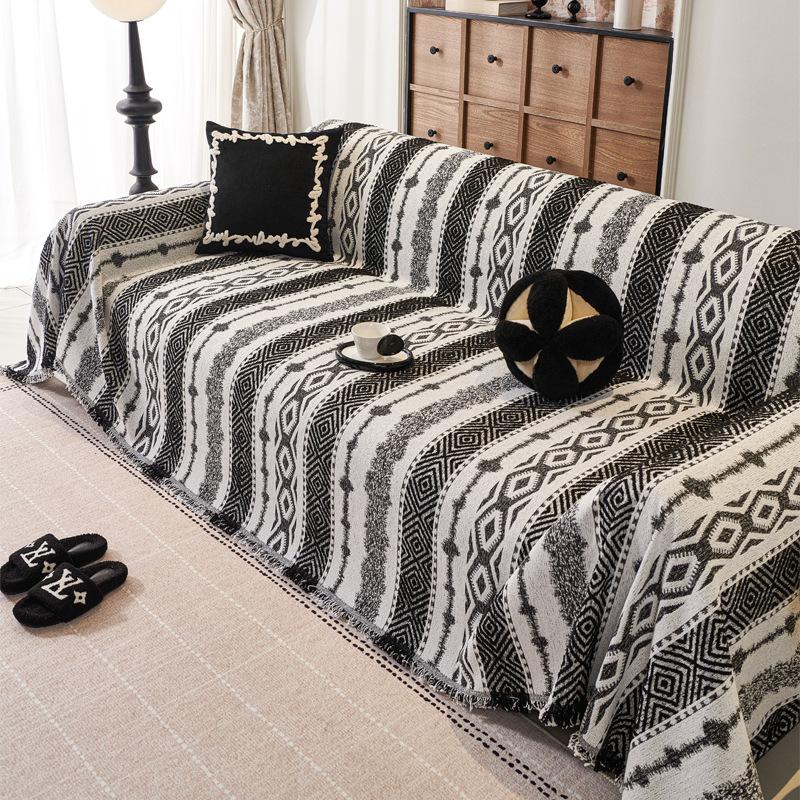 

European classical sofa cover cloth towel anti-cat scratch 2025 new sofa cushion four seasons universal sofa cover 90*90cm