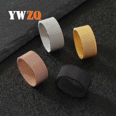Trendy 10MM Nerezový prsten s mřížkou: Módní a nastavitelné titanové šperky