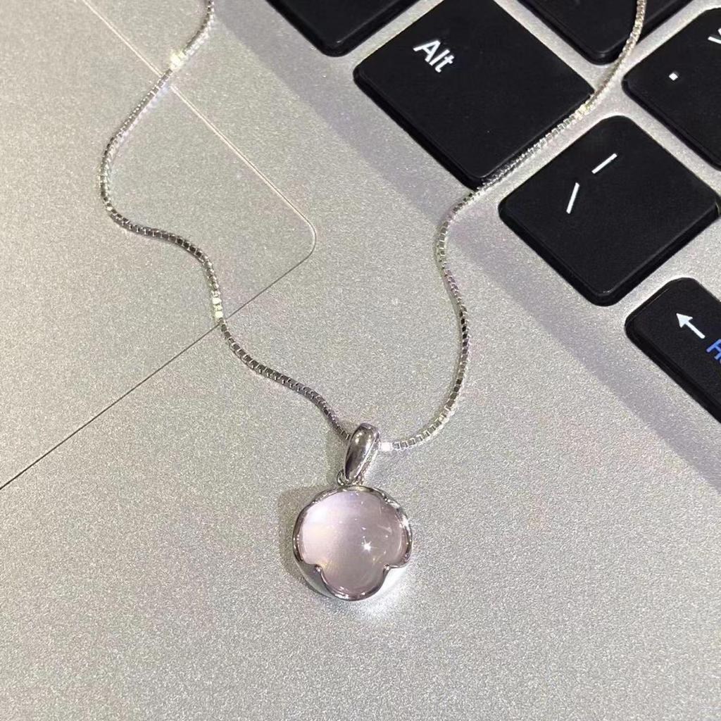 Peach Blossom Rose Quartz Pendant Necklace - Elegant Luxury, Delicate Fairy-Style Women's Fashion, Versatile Summer Clavicle Chain.