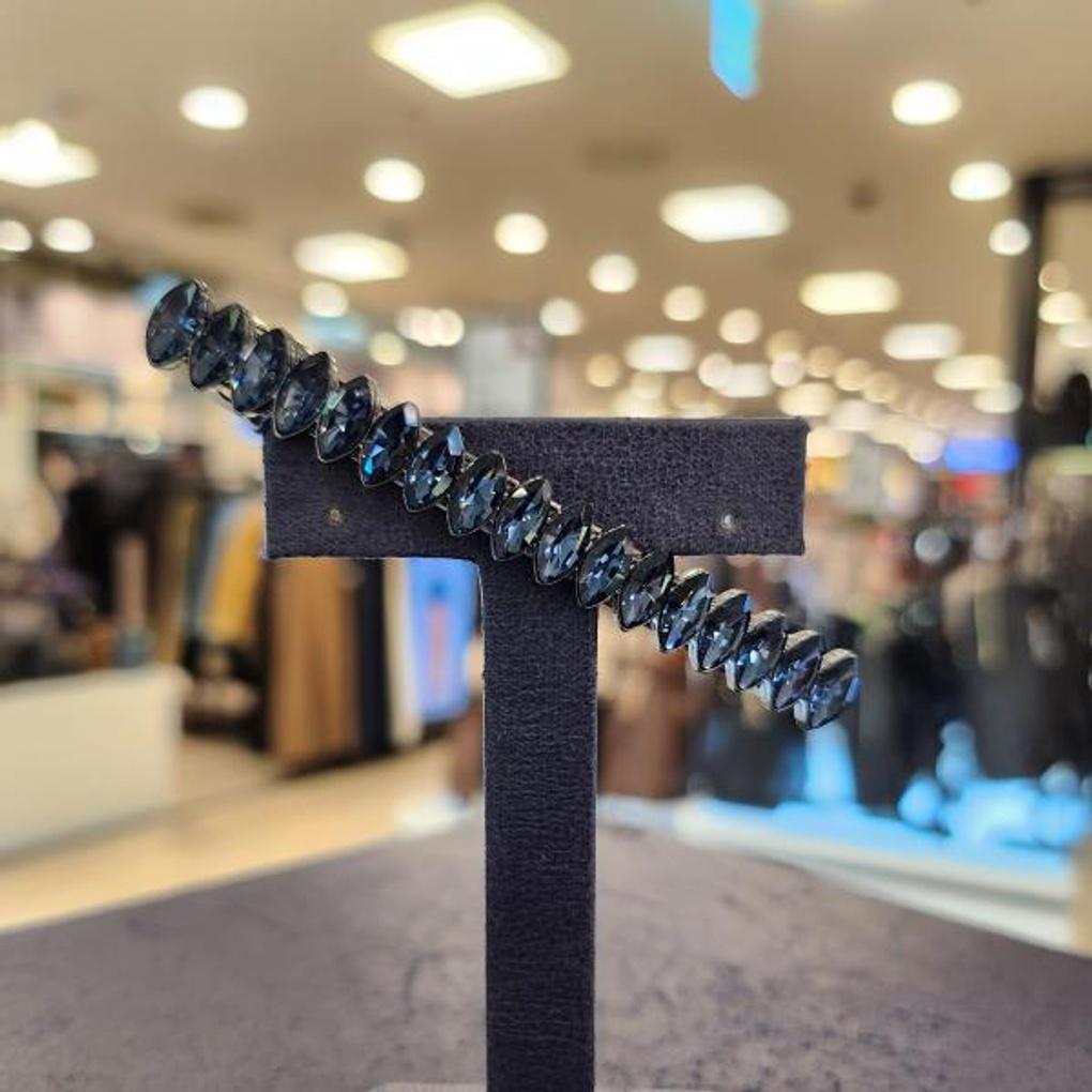 Atria One-Day Crystal P Point Automatic Pin UNIHPDG0018BKF