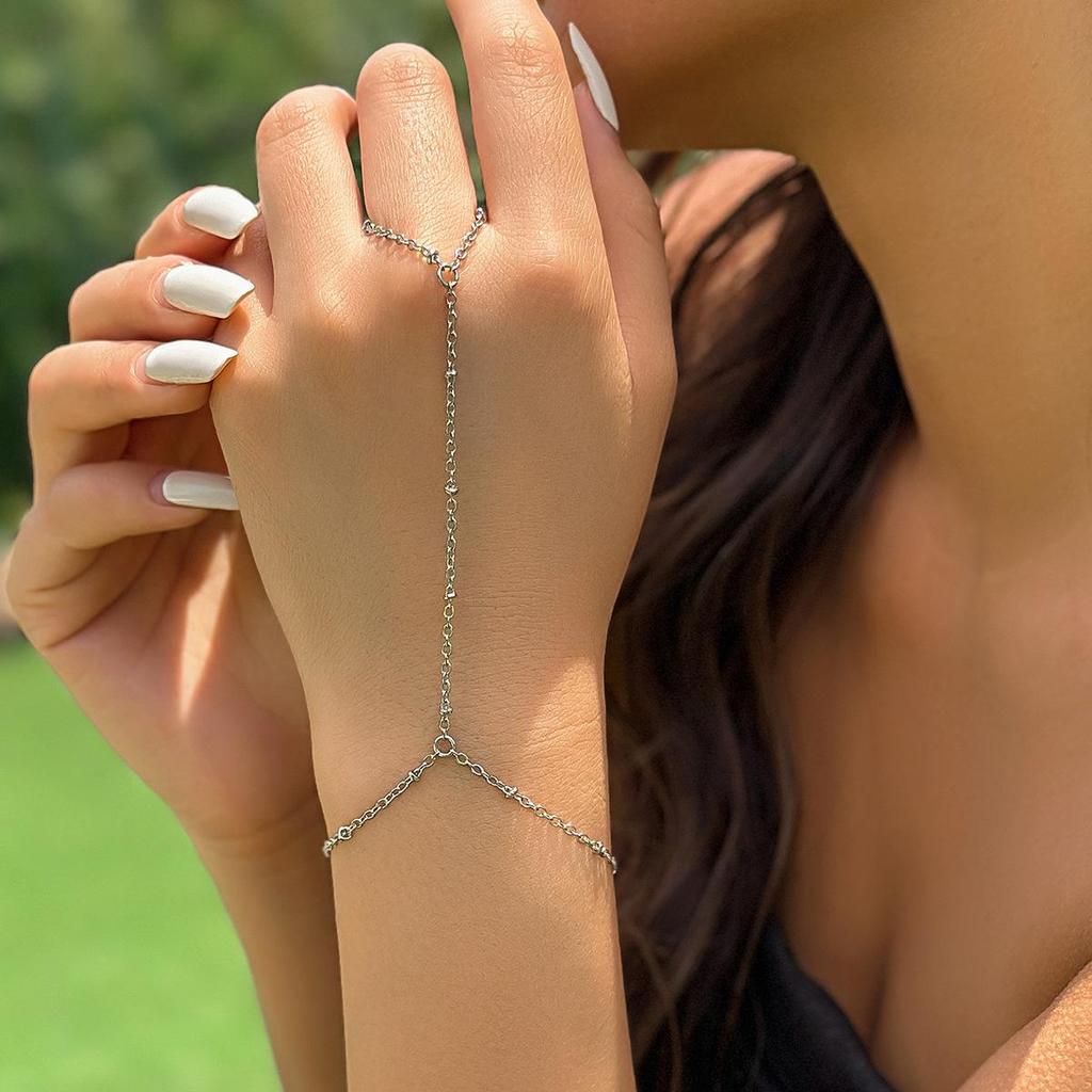 Ethnischer Stil Strass Fingerarmband mit Imitationsperle und Metallarmreif