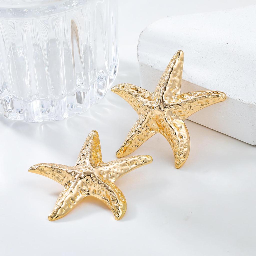 Ocean Style Starfish Earrings: Women's Exaggerated Metal Alloy Beach Accessories