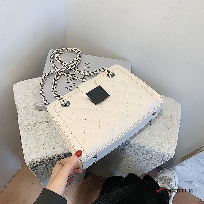 Autumn and Winter Chain Small Bag Women's Bag New Trendy Fashion Internet Celebrity Versatile Shoulder Messenger Bag Underarm Bag