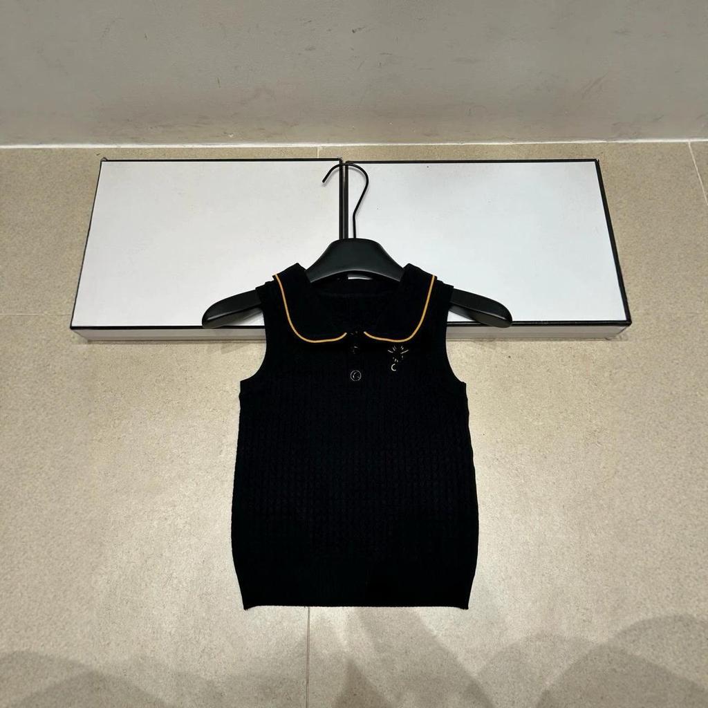 European Style Embroidered Bee Lapel Knit Vest: Trendy, Slim-Fit, and Versatile for a Luxurious Touch