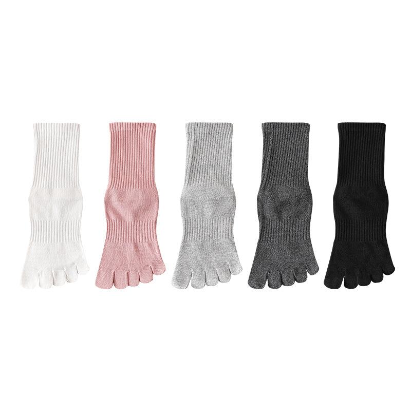 Women's Sweat-absorbing Yoga Socks, Anti-slip Pilates Five-finger Socks, Mid-calf Sports and Fitness Socks