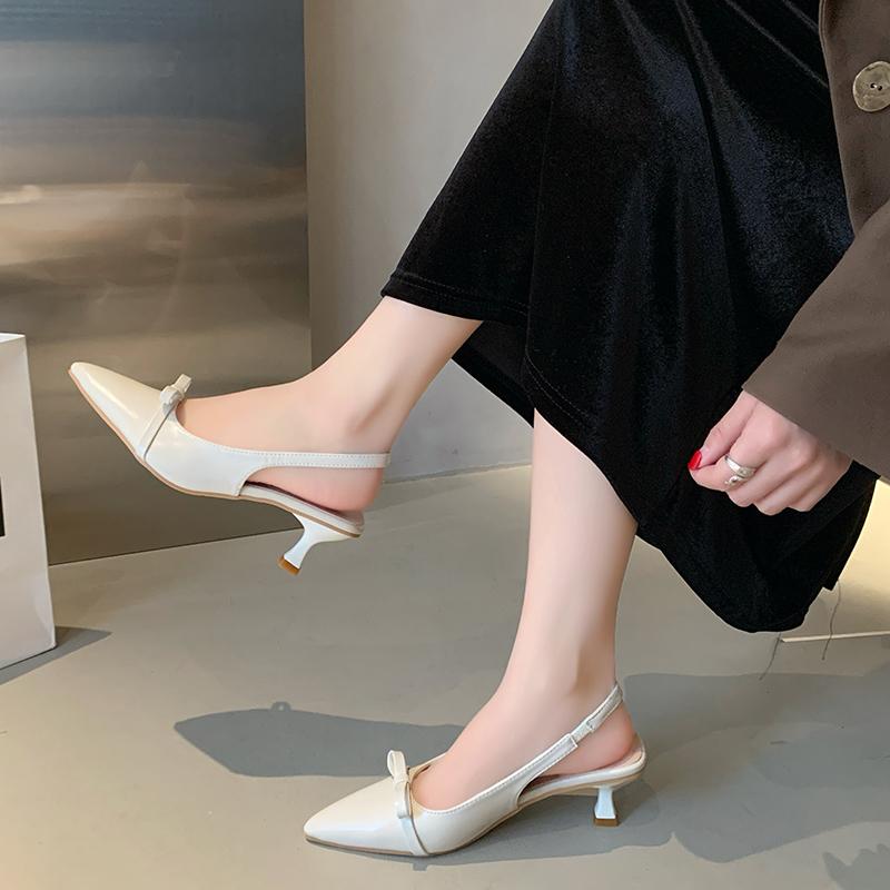 Fashion Baotou Sandals for Women 2025 New Retro Style Pointy Patent Leather Mid-low Heel Slim Back Empty Single Shoes