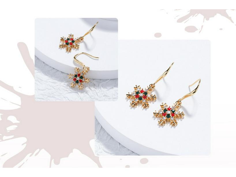 2022 Elegant Snowflake Stud Earrings: European & American Style Christmas Jewelry for Women