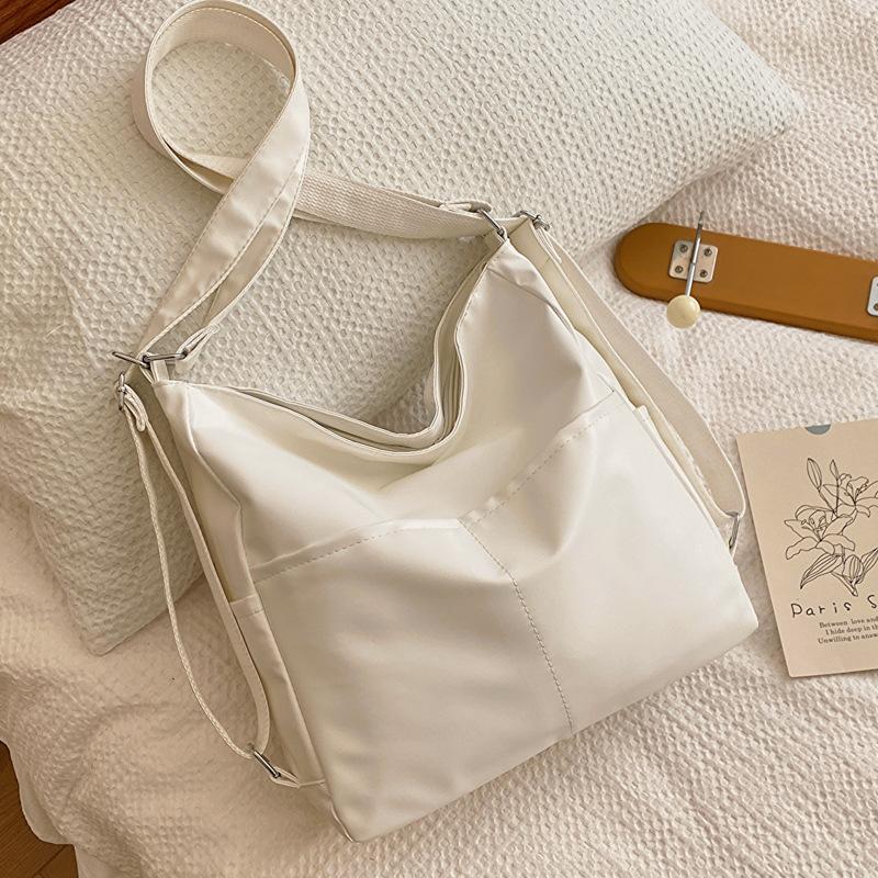 

2025 winter new shoulder bag this year popular college students armpit bag simple fashion large capacity tote bag women бежевый