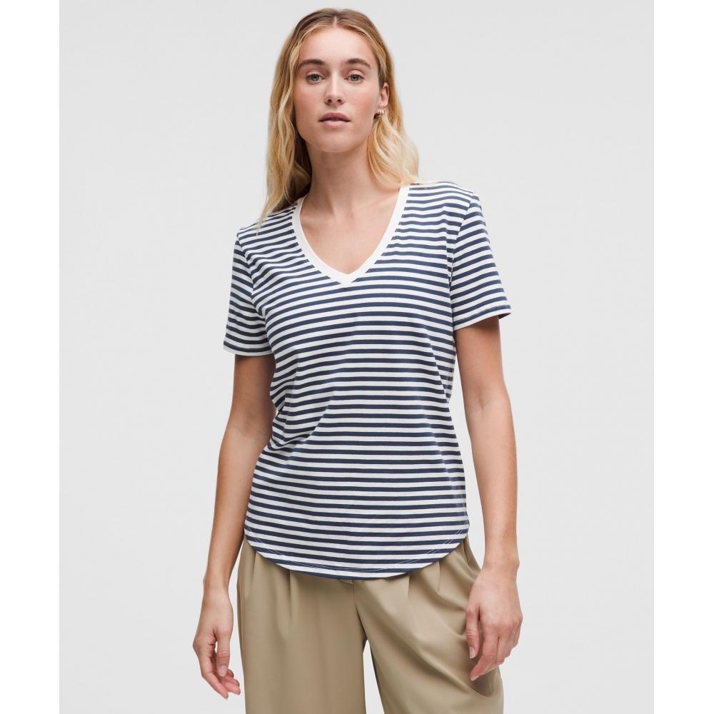 

Lululemon LoVe V Neck T shirT Narrow Bold sTripe Club Blue whiTe 8