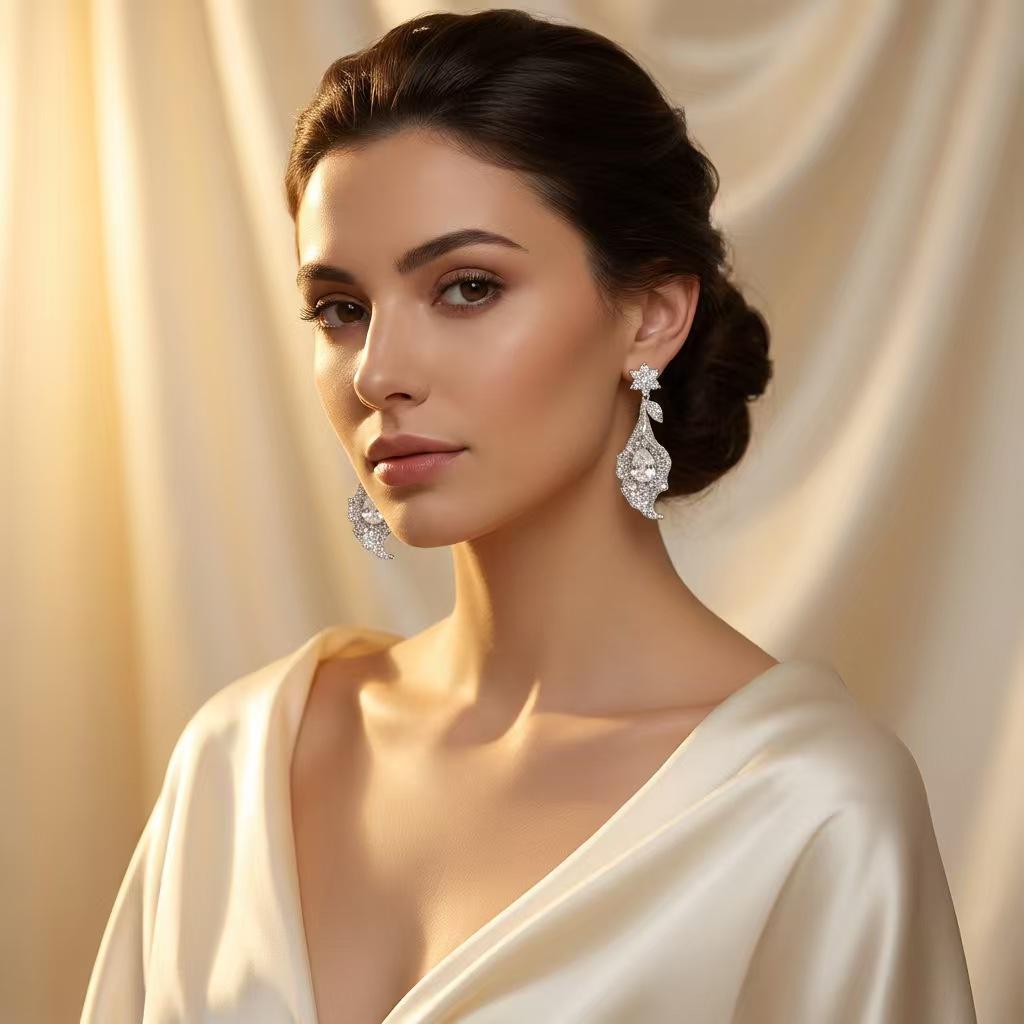 Vintage Fashion High-End Zirconia Trumpet Flower Earrings Summer Niche Light Luxury Zirconia Earrings