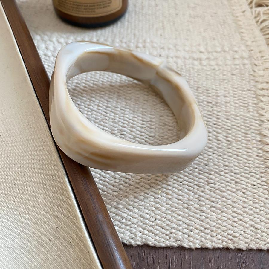 Acrylic Ombre Round Vintage Minimalist Autumn/Winter Bracelet