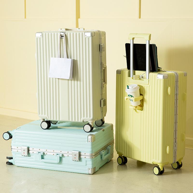 Yongsheng 20" Multifunctional Suitcase with USB & Cup Holder