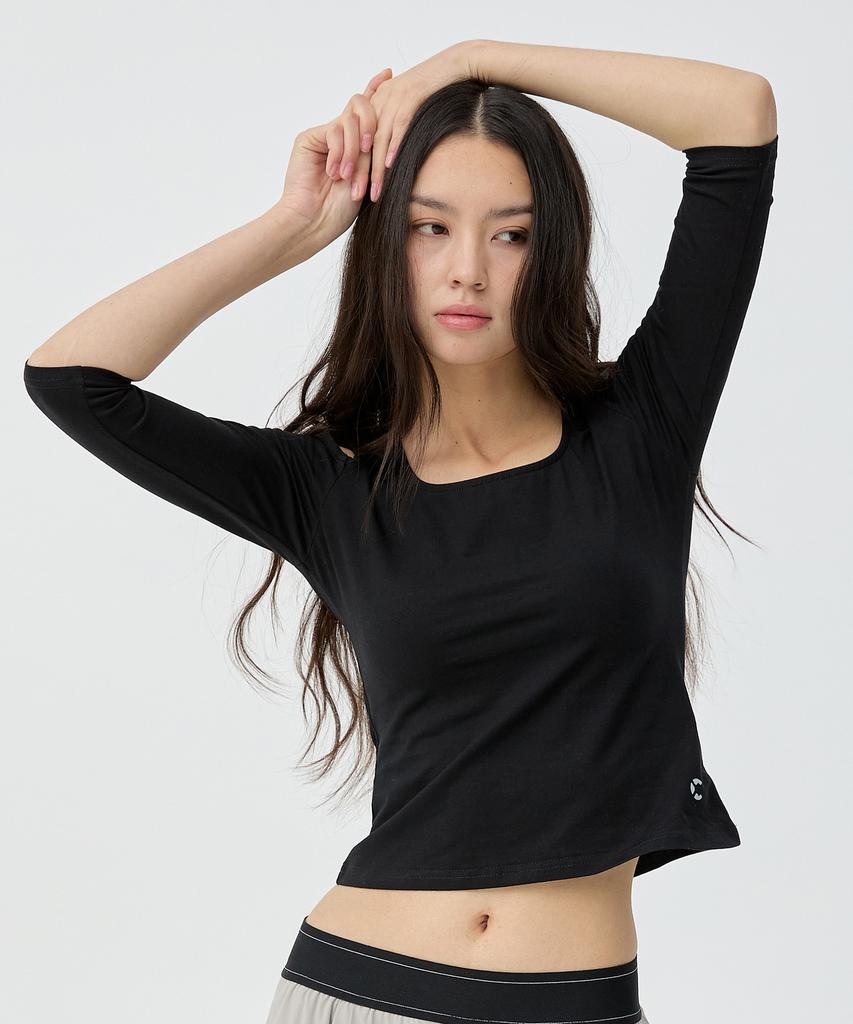Chaebteoegseu Square Neck Shoulder Cutout Pillow Sleeve (Black)