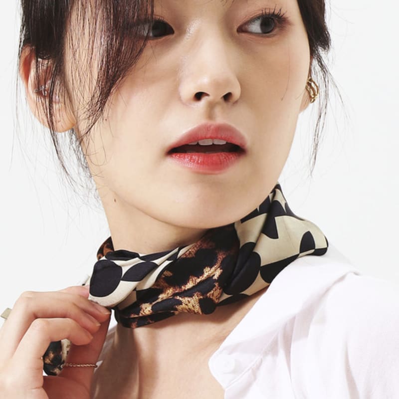 ONSZ Modern Leopard Silk Scarf