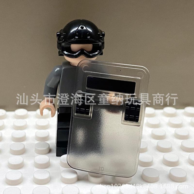 

Военная фигурка из строительных блоков, держащая щит, совместимая с солдатами спецназа, полицейским спецназом, армией