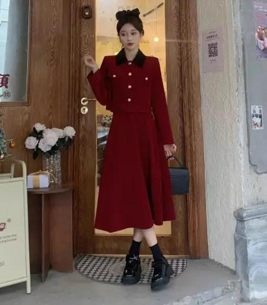 Plus Size French Chic Red Dress Set: Slimming & Age-Reducing for Pear-Shaped Women, Ideal for Spring & Autumn