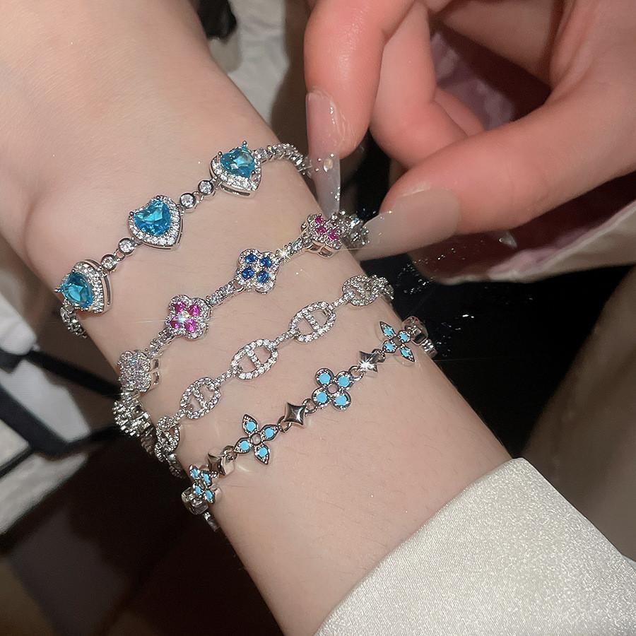 Fashionable Silver Zircon Flower Cuff Bracelet For Women Office Wear Accessory