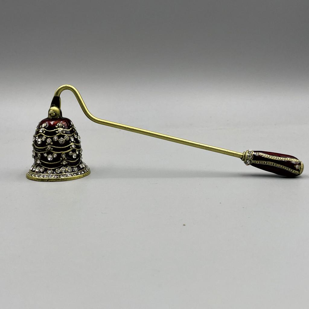 Vintage Candle Snuffer with Long Handle, Classic Brass Candle Extinguisher Tool, Elegant Fire Safety Accessory for Home Decor