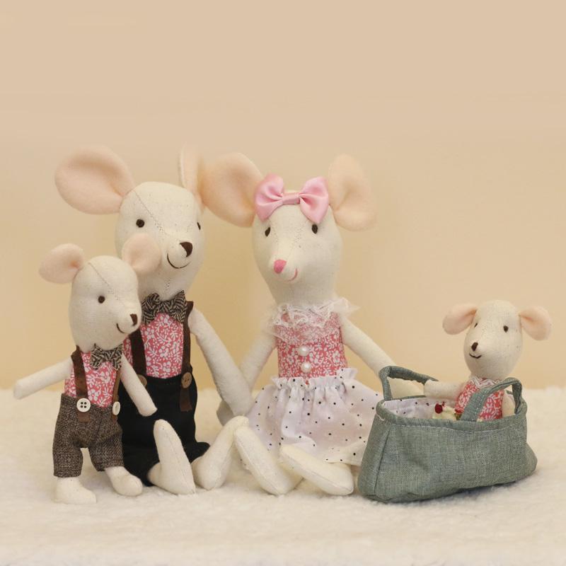 Bambole di peluche Animali di peluche Cartoni animati Giocattoli per bambini per bambine Regalo di compleanno Natale famiglia di topi casa delle bambole
