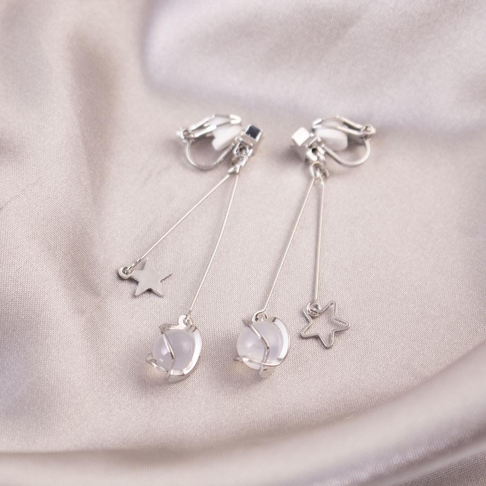 Brincos de pressão triangulares elegantes para orelhas não furadas - Versáteis e com um toque de luxo leve para o uso diário.