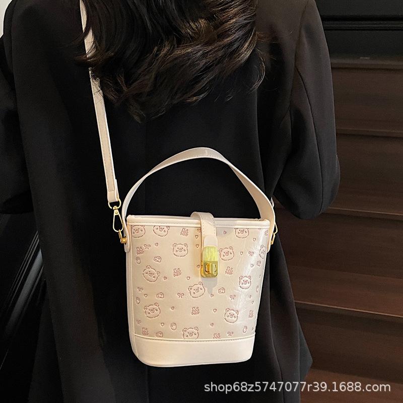 Summer New Small Bag Women's 2025 Fashionable Portable Bucket Bag Is a Versatile Foreign Texture Commuter Crossbody Bag