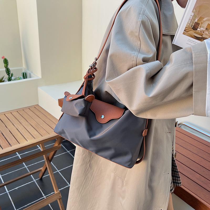 Canvas Bag Women's Large Capacity 2025 New Autumn and Winter Versatile Casual Shoulder Messenger Bag Premium Commuter Tote Bag