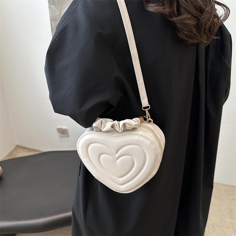 Modetrend lässige Umhängetasche Retro Winter kleine Tasche Damen neue Textur schräger Überschlag Liebestasche