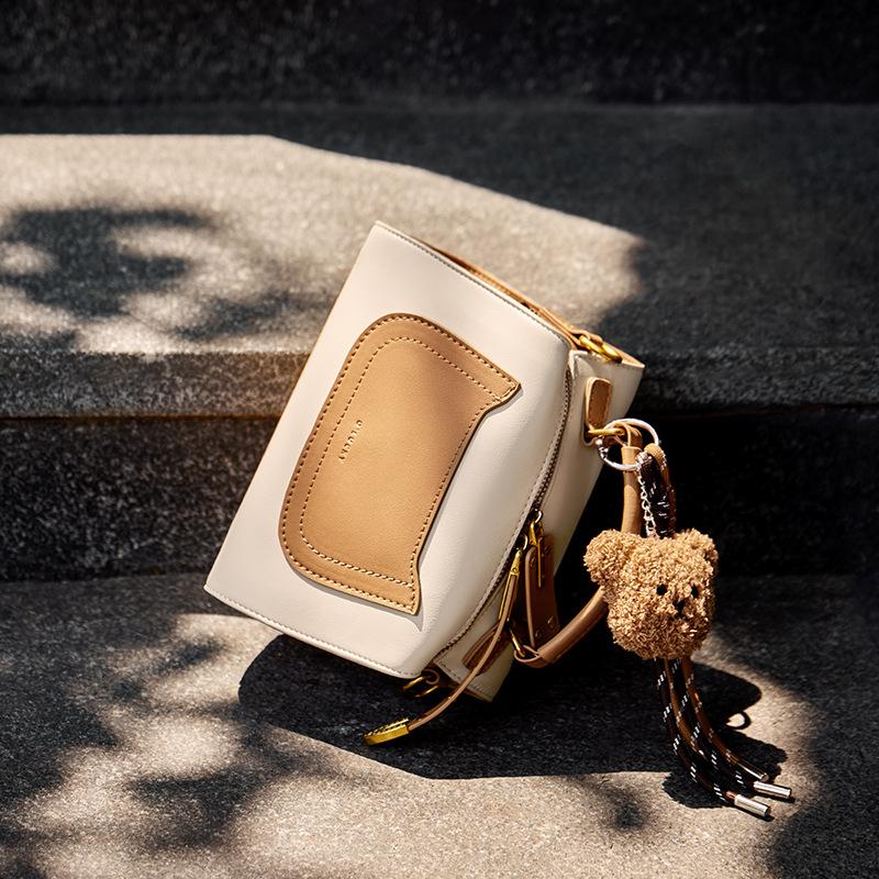 2025 New Autumn Winter Women's Bag Crossbody Bag Fashion Versatile High-end Genuine Leather Large Capacity Shoulder Handbag Pillow Bag