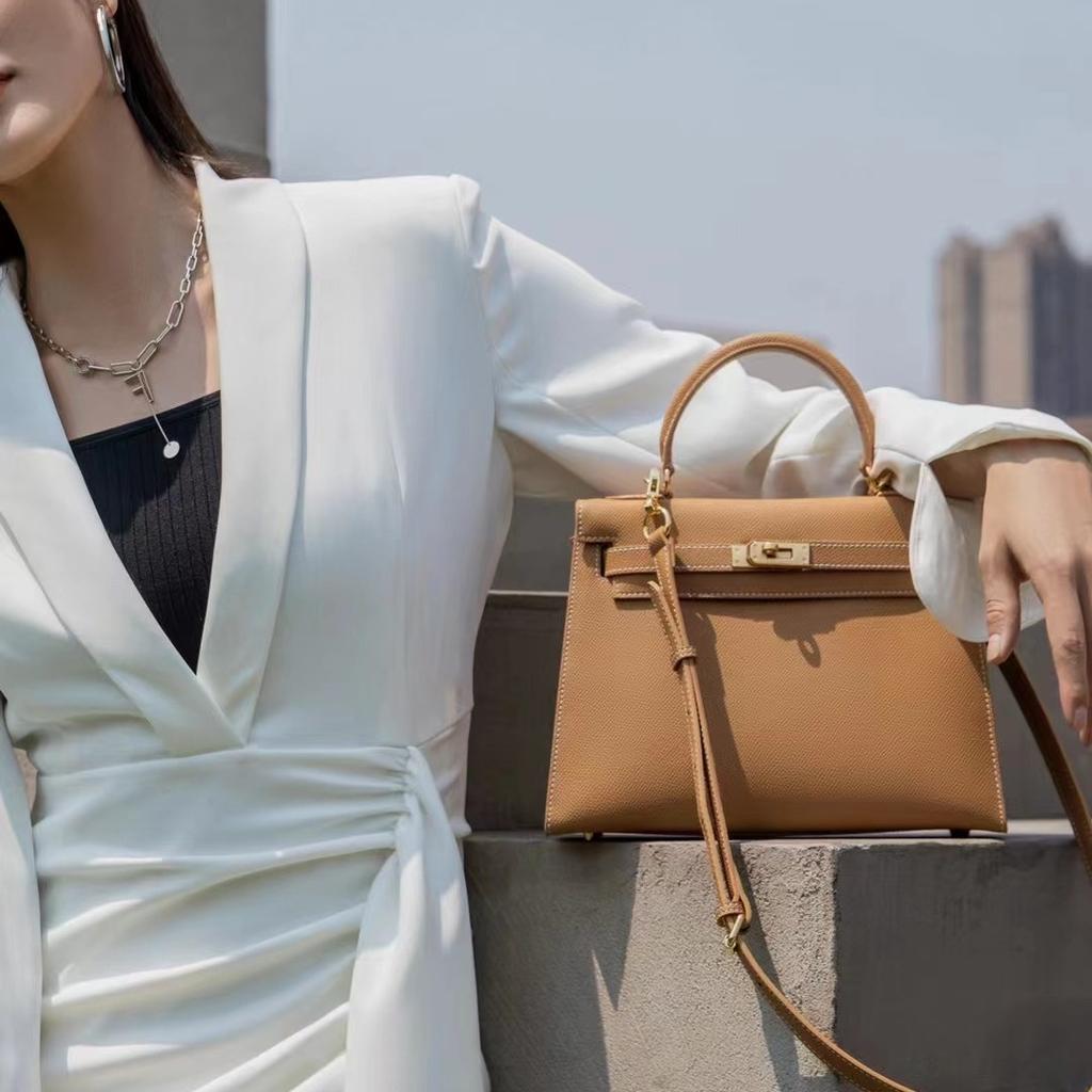 Classic And Atmospheric Handbag / New Style Fashionable And Versatile Single Shoulder Crossbody Bag High-end Hand-held Leather Women's Bag