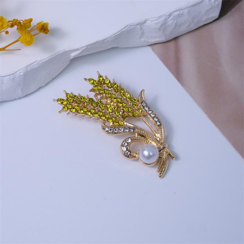 Goldfarbene Ährenbrosche für Damen Imitation Perle Kristall Damen Luxusbroschen Herbstmode Metallnadeln für Kleidung