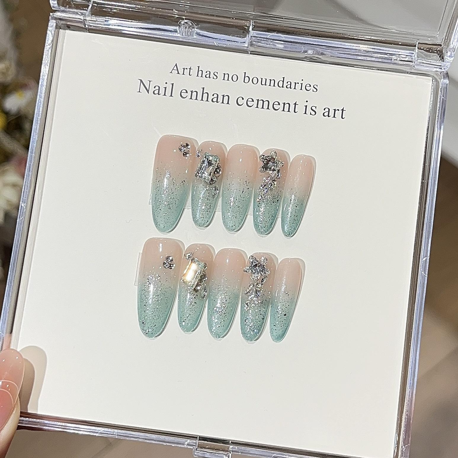 

Подводное звездное небо летом, прохладный мятно-зеленый градиент, тонкий серебряный дизайн вспышки, сломанный алмаз, износ, броня L