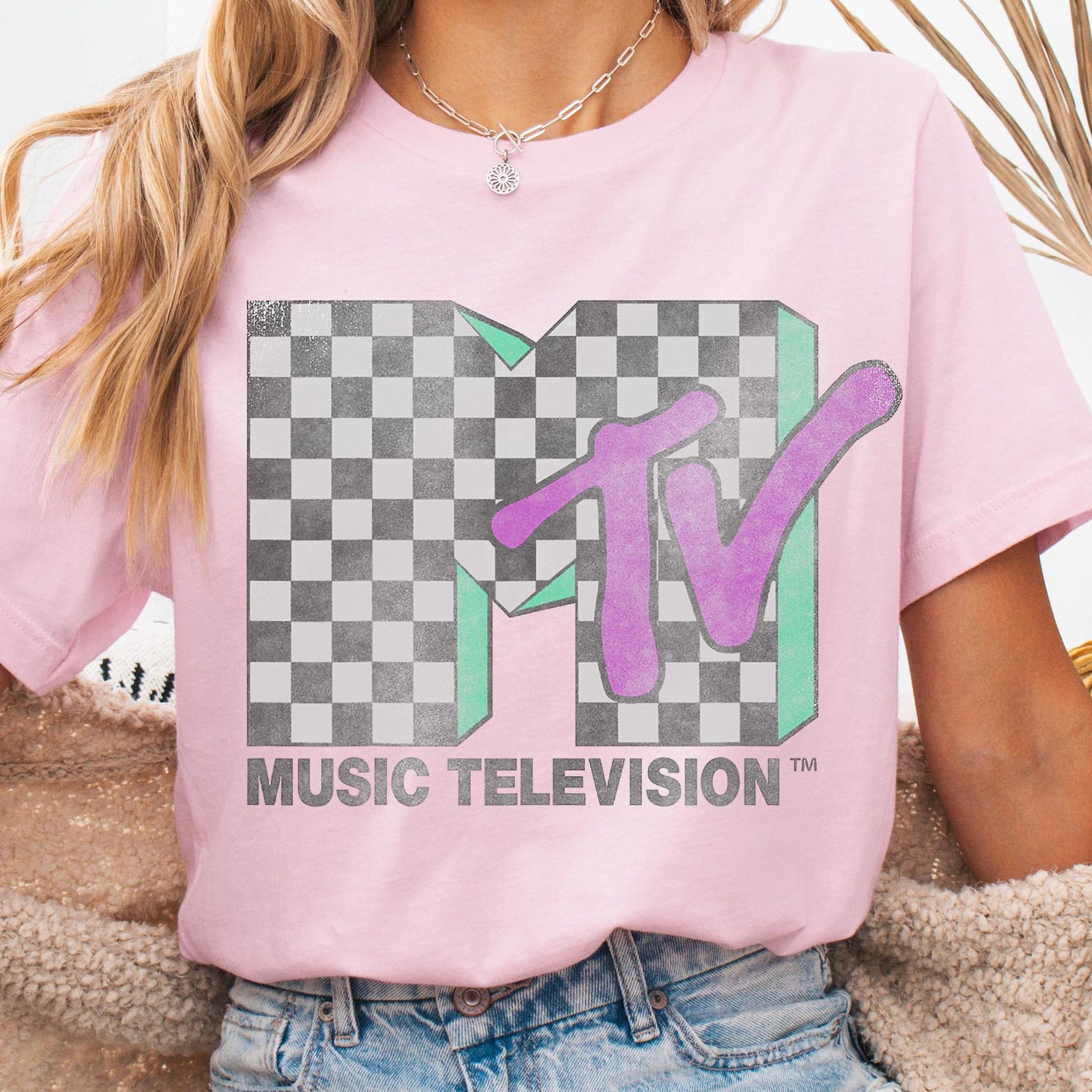 MTV Checkered Distressed Retro Logo T-shirt, Vintage Music Television Tee, MTV Logo T-shirt, Retro 80s & 90s MTV Wash Family Matching Tee L