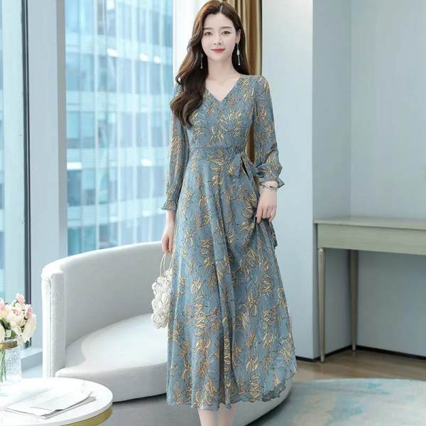 Korean Version of the New Autumn Big Swing Dress for Women's Medium and Long Styles, Thin Waist, Middle-aged Man, Mother Dress Long