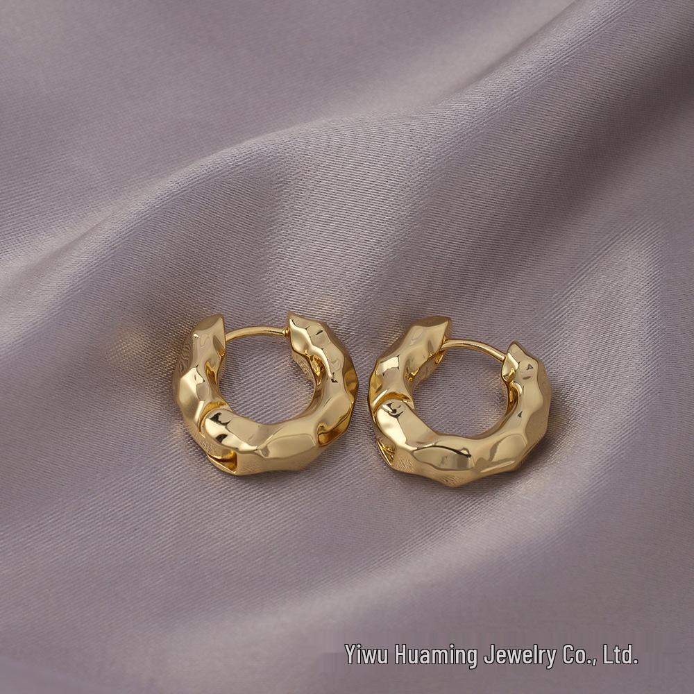 European American Style Luxury Stud Earrings: Elegant Cross-border Niche Hoops, Versatile Celebrity-inspired Accessories
