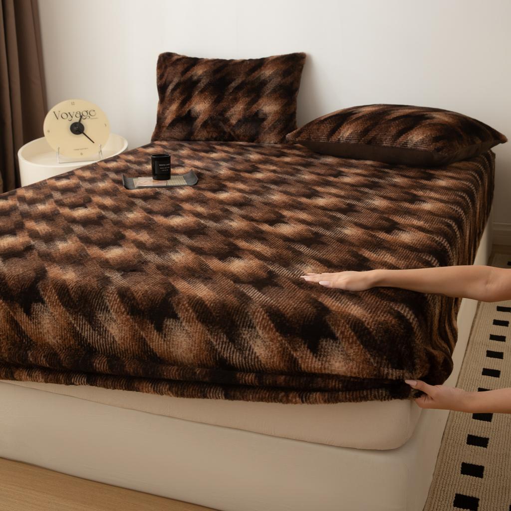 Double Bedspreads Warm Milk Velvet Fitted Sheet Long Velvet Mattress topper All-Around Elastic Band Bed Cover Bed Linen