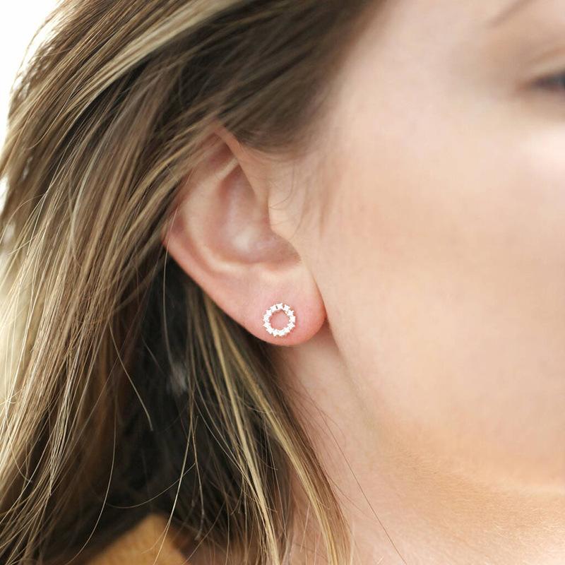 Dongdaemun Circle Stud Earrings, Fashionable Korean Exquisite Temperament Earrings, High-End Simple Hollow Earrings