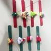 4 Stück Weihnachtsdeko Weihnachtsmann Schnapparmband Wickelarmband Klatscharmbänder für Jungen und Mädchen Neujahrsparty Geschenke