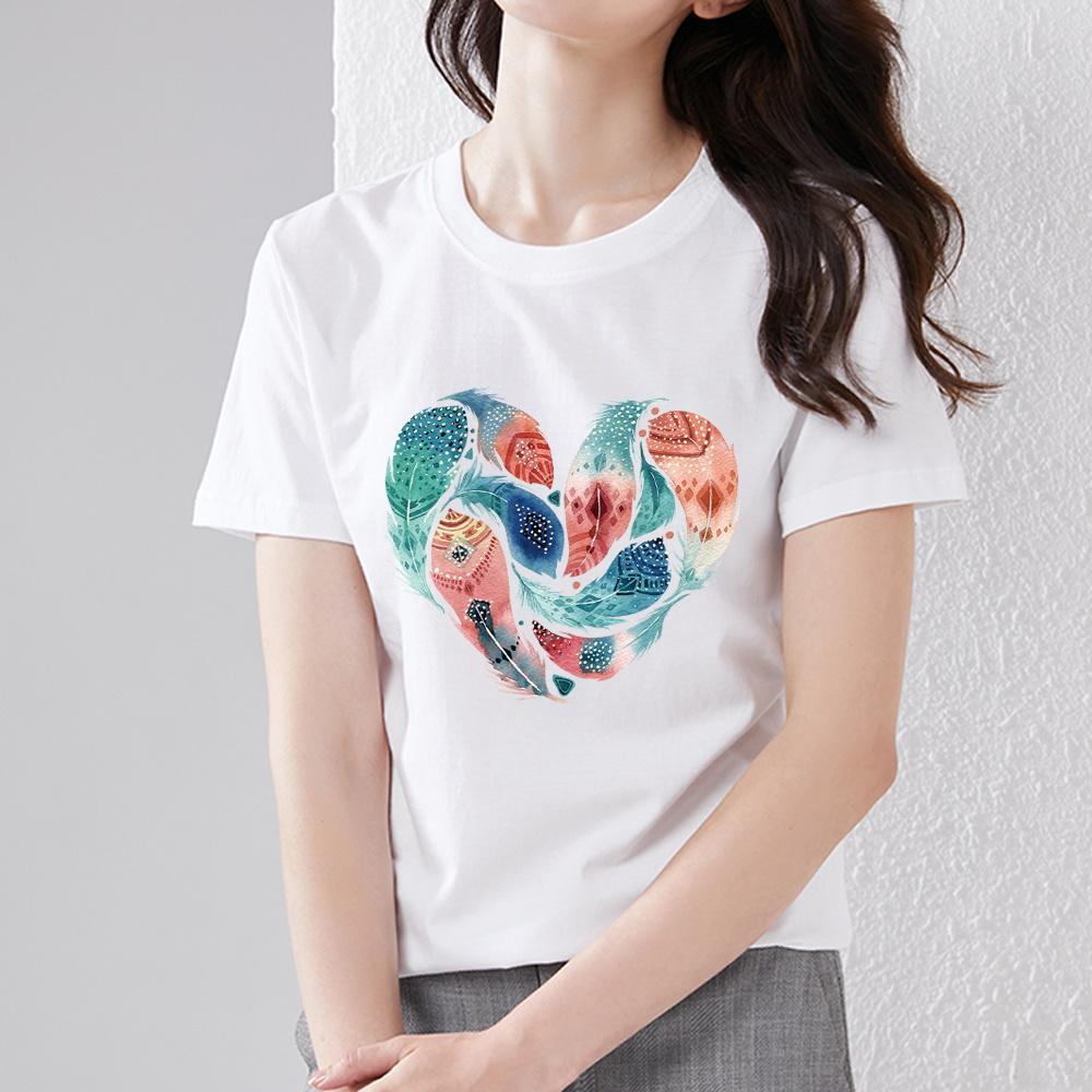 Camiseta deportiva de manga corta con dibujo de plumas para mujer